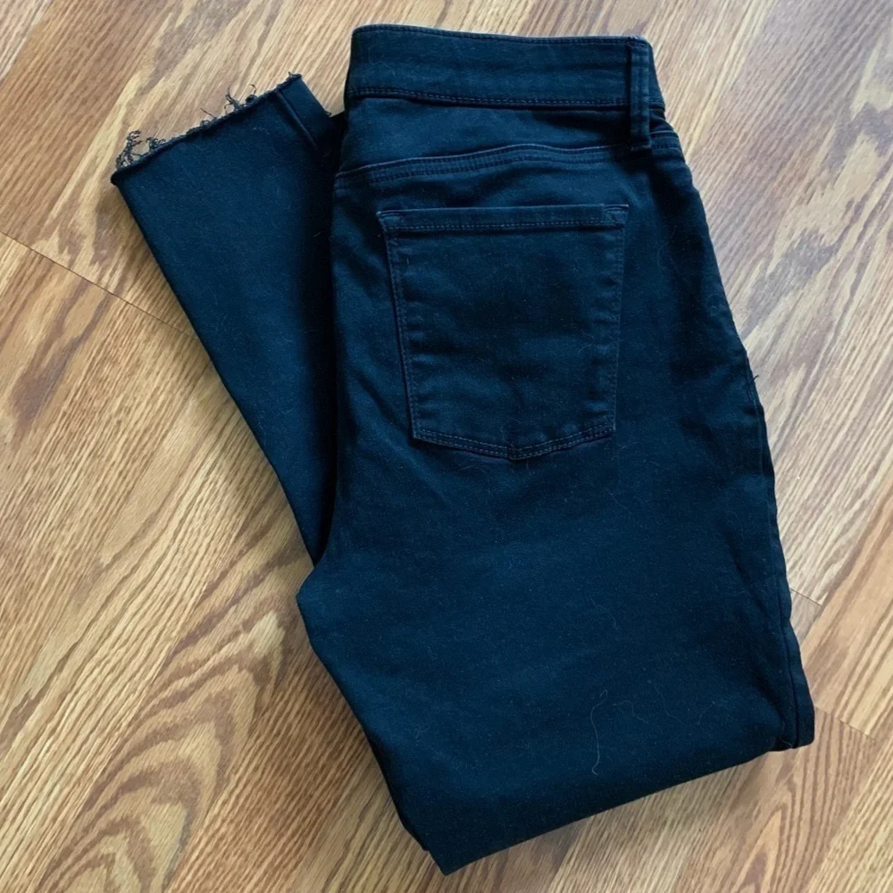 GLORIA VANDERBILT 10 Petite Black Jeans
